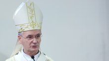 Nadbiskup Kutleša: Božić nam ne dopušta ostati u prošlosti, poziva nas na život pun nade