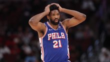 Joel Embiid navijačima Bostona pokazao tri prsta pa odmah zaradio kaznu od 75.000 dolara