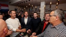 Pogledajte kako su rezultati izlaznih anketa dočekani u stožeru Mire Bulja