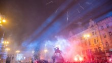 Veselo, šareno i bučno: Pogledajte kako je Hrvatska dočekala 2025. godinu