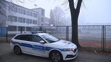 Drugo polugodište pod nadzorom; u školama zaštitari: 'Nećemo djecu zatvoriti'