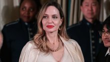 Svi bruje o razvodu, no misli Angeline Jolie usmjerene su daleko od svega