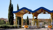 HAK: Pojačan promet, na nekim granicama višesatna čekanja