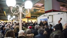 Zagrebački solisti ponovno oduševili građane na Dolcu: Pogledajte kako je izgledao koncert