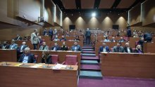 Zastupnici se vraćaju u klupe; čeka ih 98 točaka za raspravu