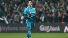 Pehovi ostali iza njega, nakon što je oženio talijansku novinarku, Karius pronašao i klub