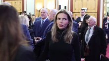 HDZ-ovka otvorila vrata dostavljaču, zalupila ih kad je ugledala policiju. Susjed: 'Mercedes joj je u garaži'