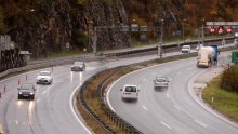 Predmet na kolniku ometa promet na autocesti prema Rijeci