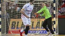 Čudesni Dominik Kuzmanović; pogledajte kako je obranom i golom digao Arenu na noge