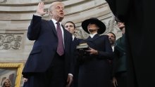 Trump nije stavio ruku na Bibliju, ima li to utjecaja na samu prisegu?