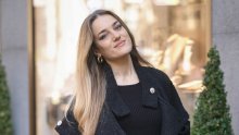 Na špicu je stigla u najtrendi haljini sezone, no u centru pažnje bila je njezina nova frizura