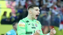 Kuzmanović briljira: Dobio udarac u glavu, pa spektakularno obranio; pogledajte video