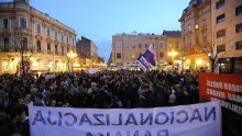 Kod Bandića tražili ostavku i vikali 'Zagreb je naš'