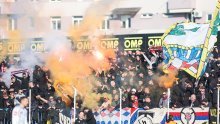 Pogledajte zanimljivu reakciju Torcide kad su pred nju stigli igrači Hajduka nakon bolnog poraza