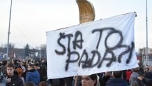 Studenti u Podgorici blokirali najprometniju prometnicu: 'Ostavke, foteljaši!'