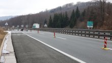 Prometna nesreća na A6 usporava promet prema Rijeci; zbog vjetra na snazi zabrane prometa