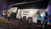 Na A1 se prevrnuo autobus u kojem je bilo 28 ljudi: Ima ozlijeđenih