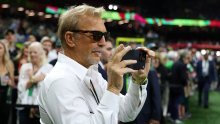 Godinu dana nakon razvoda Kevin Costner i službeno je ‘na tržištu’ i spreman za ljubav
