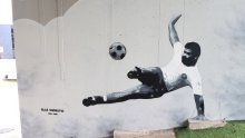 Pogledajte murale legendarnih nogometaša Hajduka koji su osvanuli na zgradi Sveučilišta