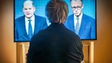 Apsurdno! Antifašistička Njemačka protiv imperijalističkih 'Saveznika'