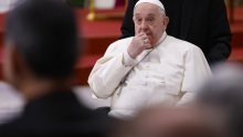 Papa Franjo proveo je još jednu mirnu noć: Nije imao respiratornih kriza