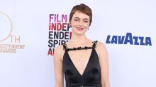 U minici na crvenom tepihu: Emma Stone pokazala je da ova suknja može biti elegantna