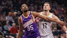 Pogledajte sramotan potez NBA zvijezde; Kevin Durant šakom u rebra udario mladog Hrvata