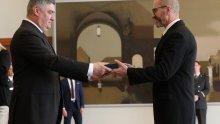 Milanović uručio bodeže umirovljenim časnicima, među njima i bivši šef Oružanih snaga