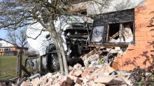 Nevjerojatni prizori iz Vrbovca. Cisternom se zabio u kuću