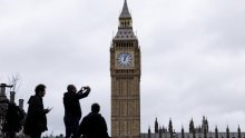 Popeo se na Big Ben i mahao palestinskom zastavom