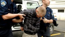Huligan koji je ozlijedio policajca zadržan u pritvoru