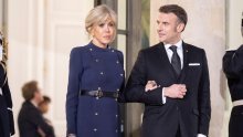 Kaput ili haljina, posve je svejedno jer Brigitte Macron izgleda fantastično