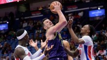 Povijesni poraz Pelicansa, Denver šokirao Golden State, a Lakersi su razbili Spurse
