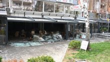 [VIDEO] Bijesni građani Kočana demolirali lokal vlasnika kluba: 'Idemo pokopati djecu pa ćemo poslije spaliti grad'