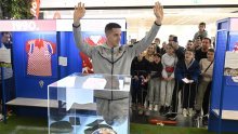 Vatreni oduševili najmlađe na emotivnom druženju uoči velikog okršaja s Francuzima