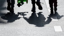 Presuda Ustavnog suda: Samci mogu posvajati djecu iz inozemstva