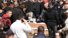 Tisuće ljudi na groblju u Kočanima: 'Ispraćamo našu budućnost'