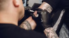 AI nije zaobišao ni tetovaže. 'Ono što izgleda dobro na ekranu ne funkcionira uvijek na koži'