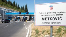 Žena u trudovima, u autu nema goriva, panika na granici: Policajac je sve riješio