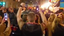 Pogledajte kako su hrvatski navijači sinoć pjesmom držali Pariz budnim