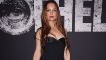 Ovakve cipele ne viđaju se često: Katie Holmes iznenadila na crvenom tepihu