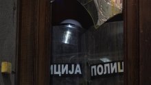 Tučnjava u Beogradu; opoziciji ne daju na sjednicu općine: 'Mafija, mafija'