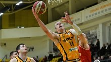 Košarkaši Splita u Podgorici primili čak 20 trica i doživjeli poraz