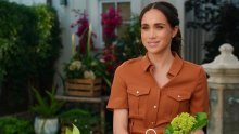 Stilska lekcija Meghan Markle: Ovako se nosi suknja koja nikad ne izlazi iz mode