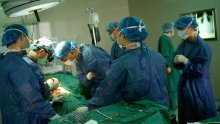 Kina prva u svijetu transplantirala čovjeku modificiranu svinjsku jetru
