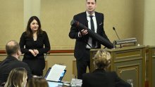 Herman ponio prometni stupić da bi provocirao Tomaševića, Klisović se prepao da je bazuka