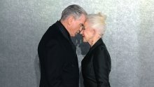 Razdragani dvojac: Pierce Brosnan nije skidao pogled s kolegice Helen Mirren