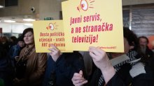 Skup radnika ispred HRT-a: Ovdje smo da se oprostimo s više od 300 ljudi zbog 'mrcvarenja'