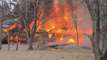 Avion se srušio na kuću u Minnesoti: Plamen ju je progutao u nekoliko minuta