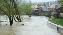 Una dosegla vrhunac, ne očekuje se daljnji porast: Cesta do Dvora i dalje odsječena
